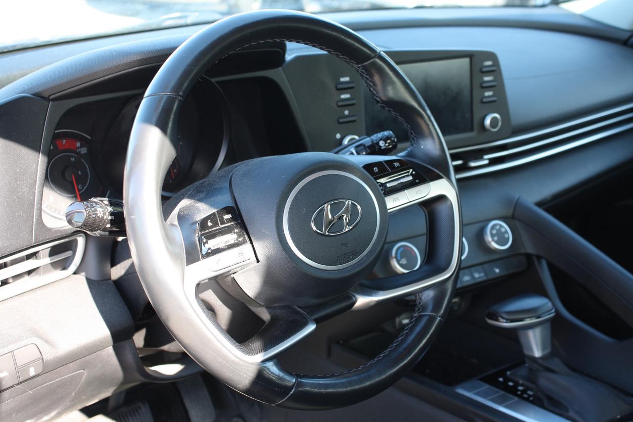 2021 Hyundai Elantra Preferred IVT Photo