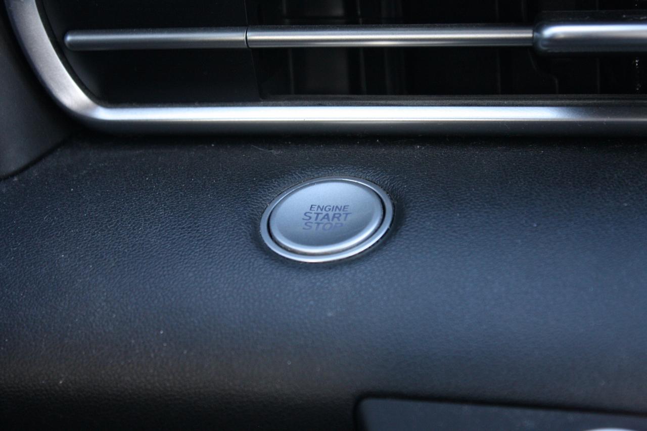 2021 Hyundai Elantra Preferred IVT Photo