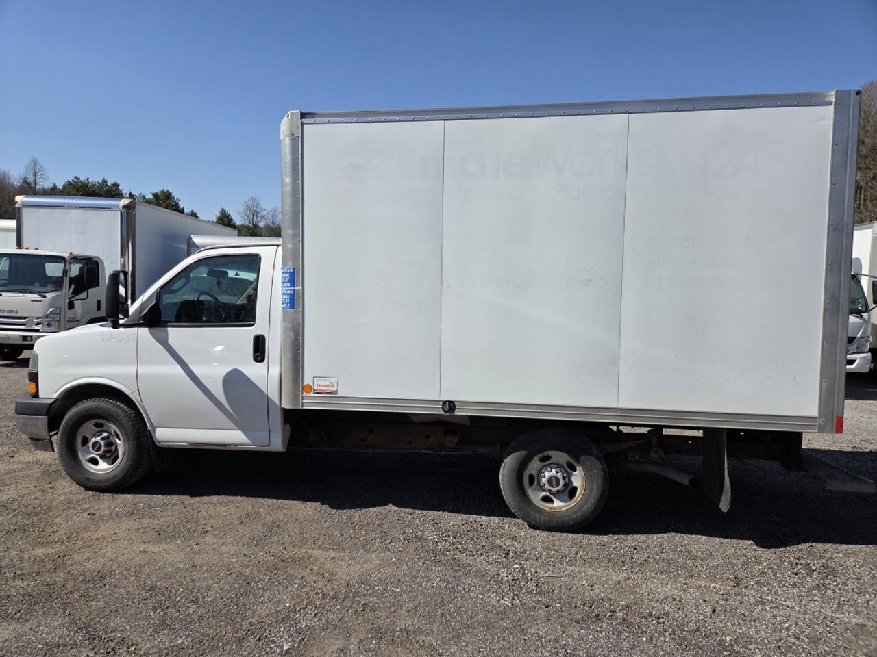 2019 GMC Savana 12Ft Box - Single Rear Wheels - V6 Gas Photo