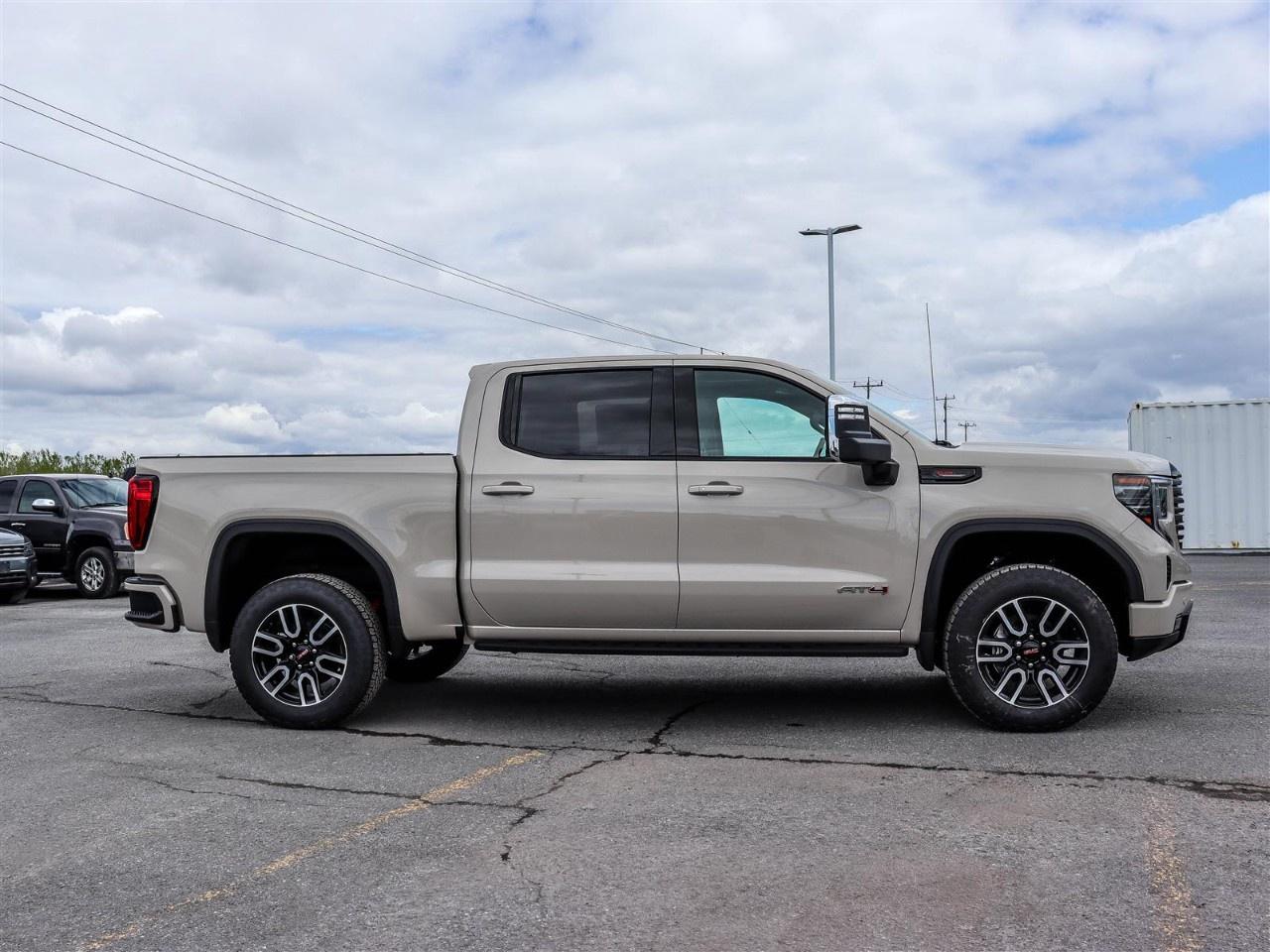 2026 GMC Sierra 1500 Crew Cab Short Box 4-Wheel Drive AT4 Photo4