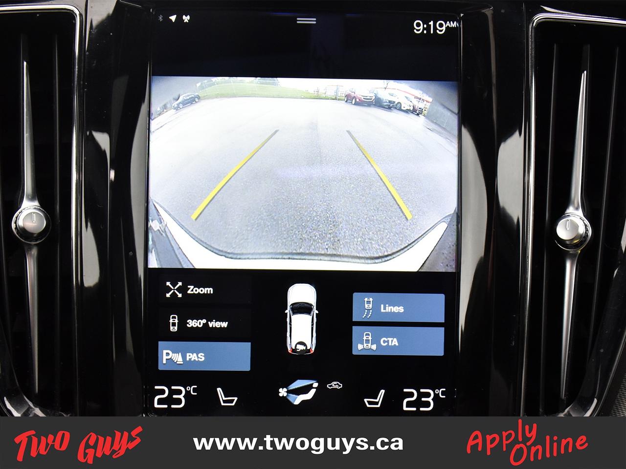 2021 Volvo XC60 T6 R-Design   New Tires   Panoroof   Nav Photo