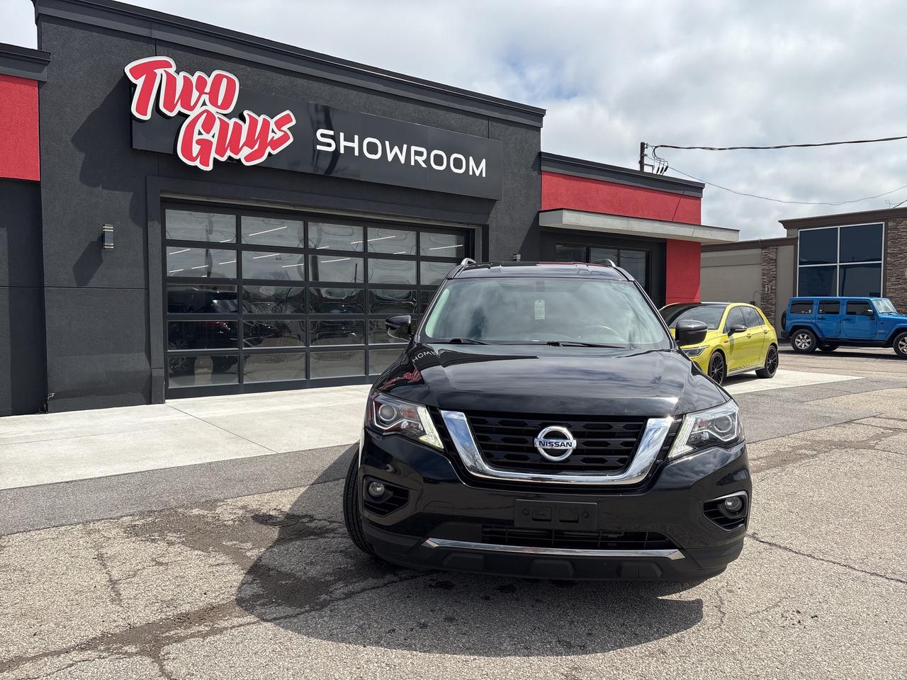 2019 Nissan Pathfinder 4x4 SV Tech 7 Pass Remote Start Nav Back Up Cam Photo