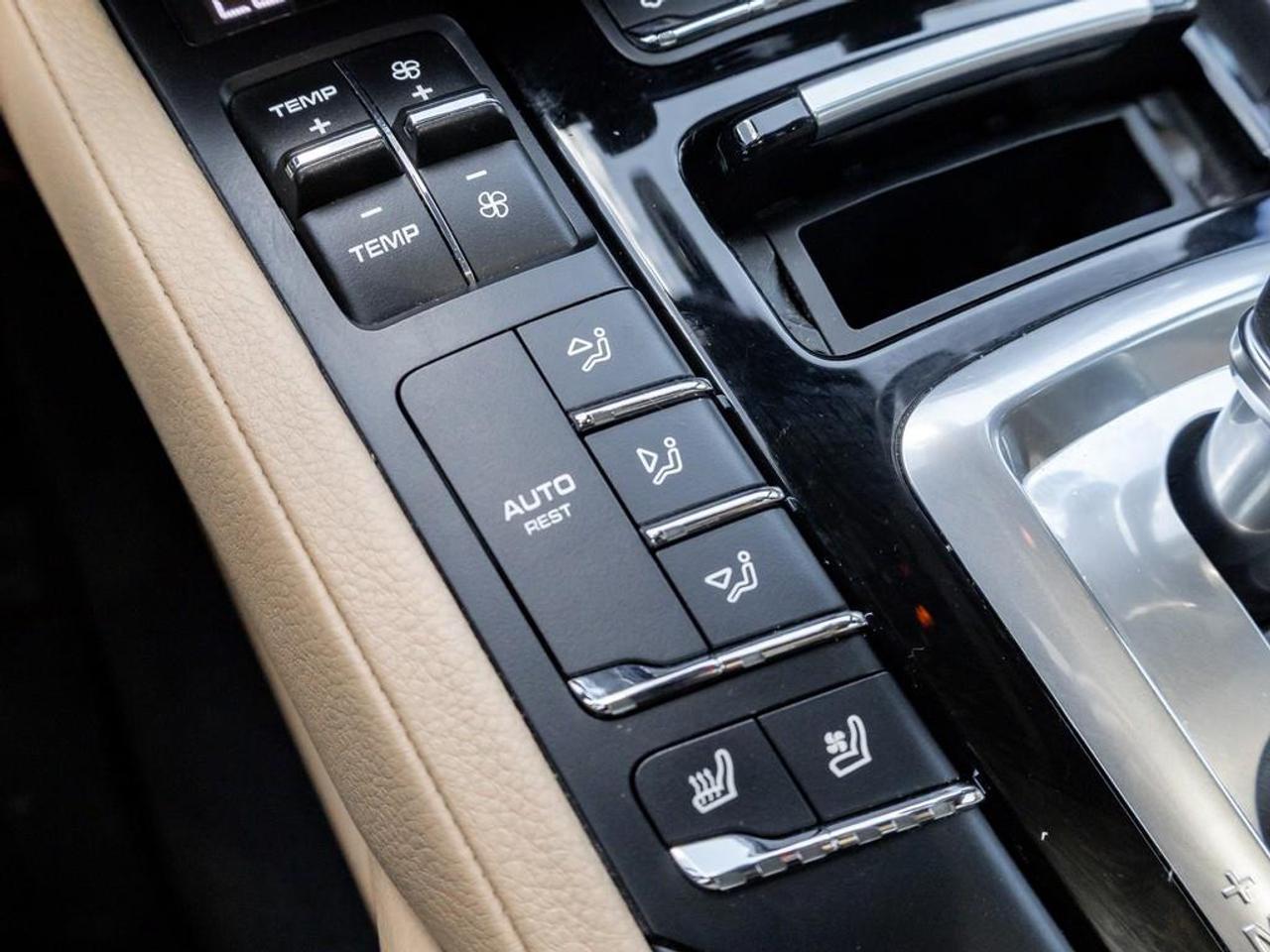 2016 Porsche Cayenne Base 4dr All-wheel Drive Photo