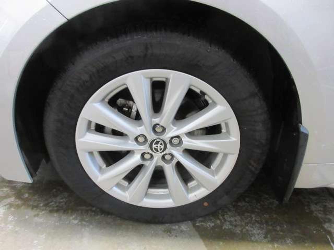 2025 Toyota Corolla LE UPGRADE, ROOF, ALLOYS, HTD. SEATS, APPLE/ANDROI Photo