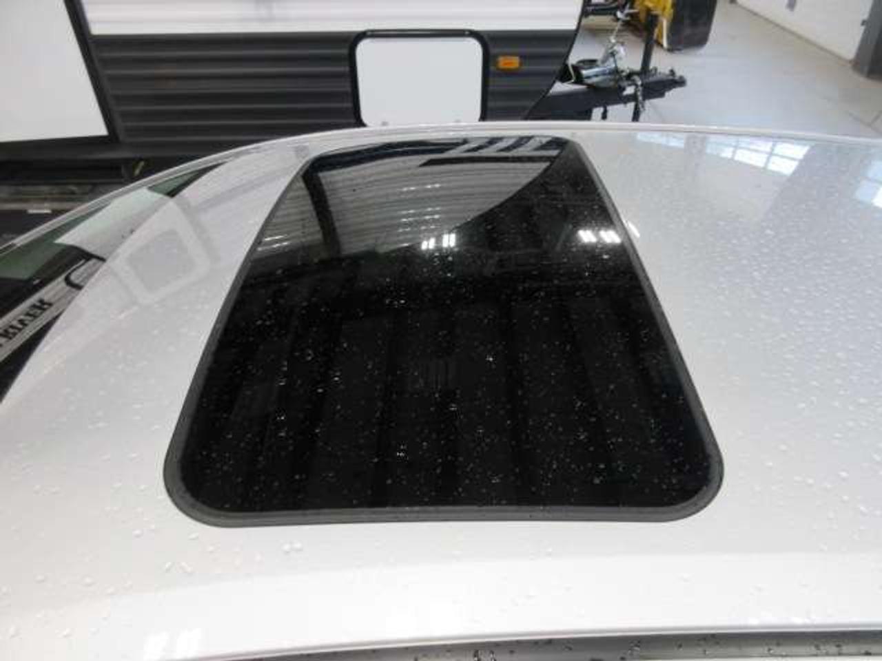 2025 Toyota Corolla LE UPGRADE, ROOF, ALLOYS, HTD. SEATS, APPLE/ANDROI Photo