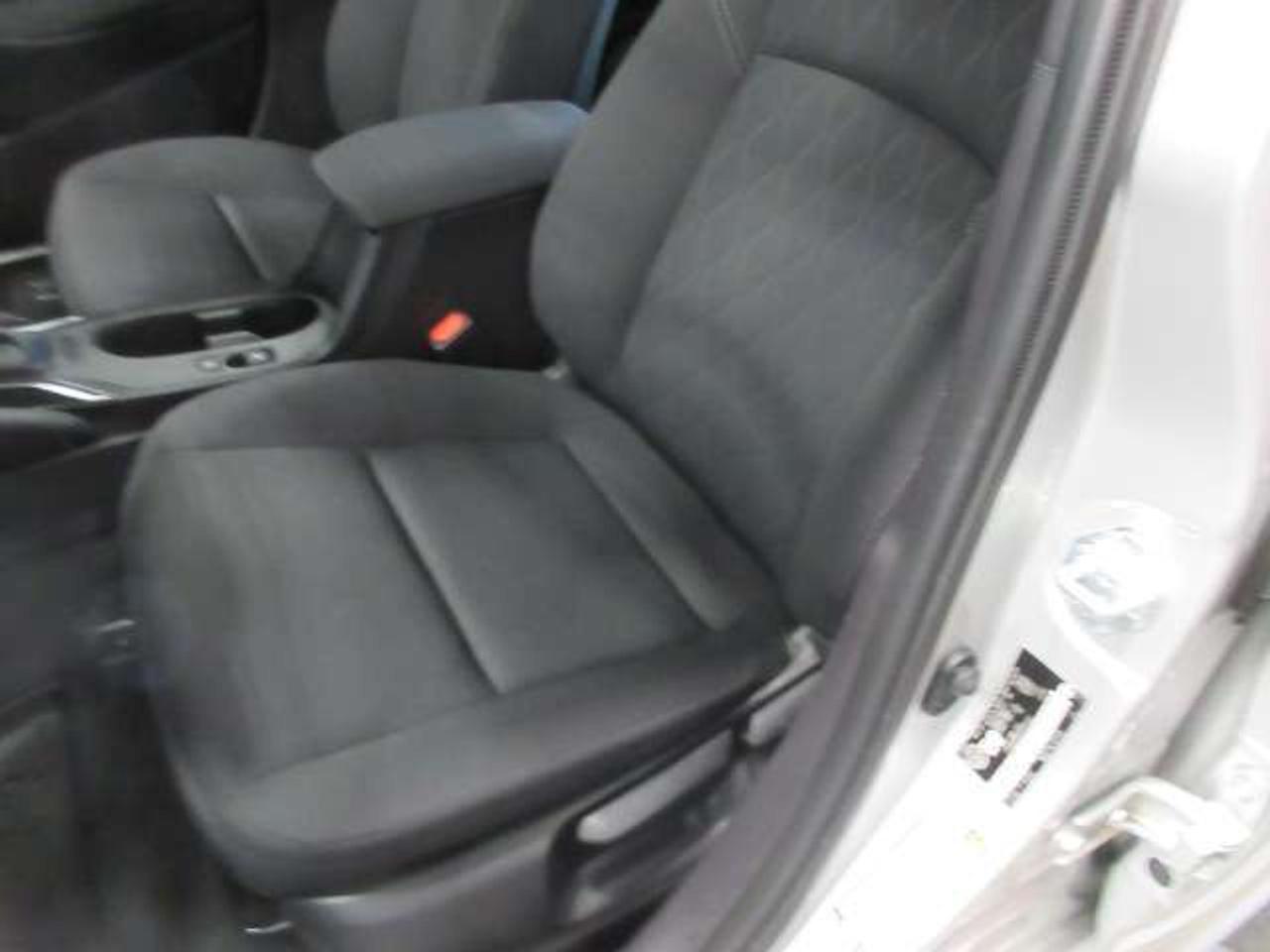 2025 Toyota Corolla LE UPGRADE, ROOF, ALLOYS, HTD. SEATS, APPLE/ANDROI Photo