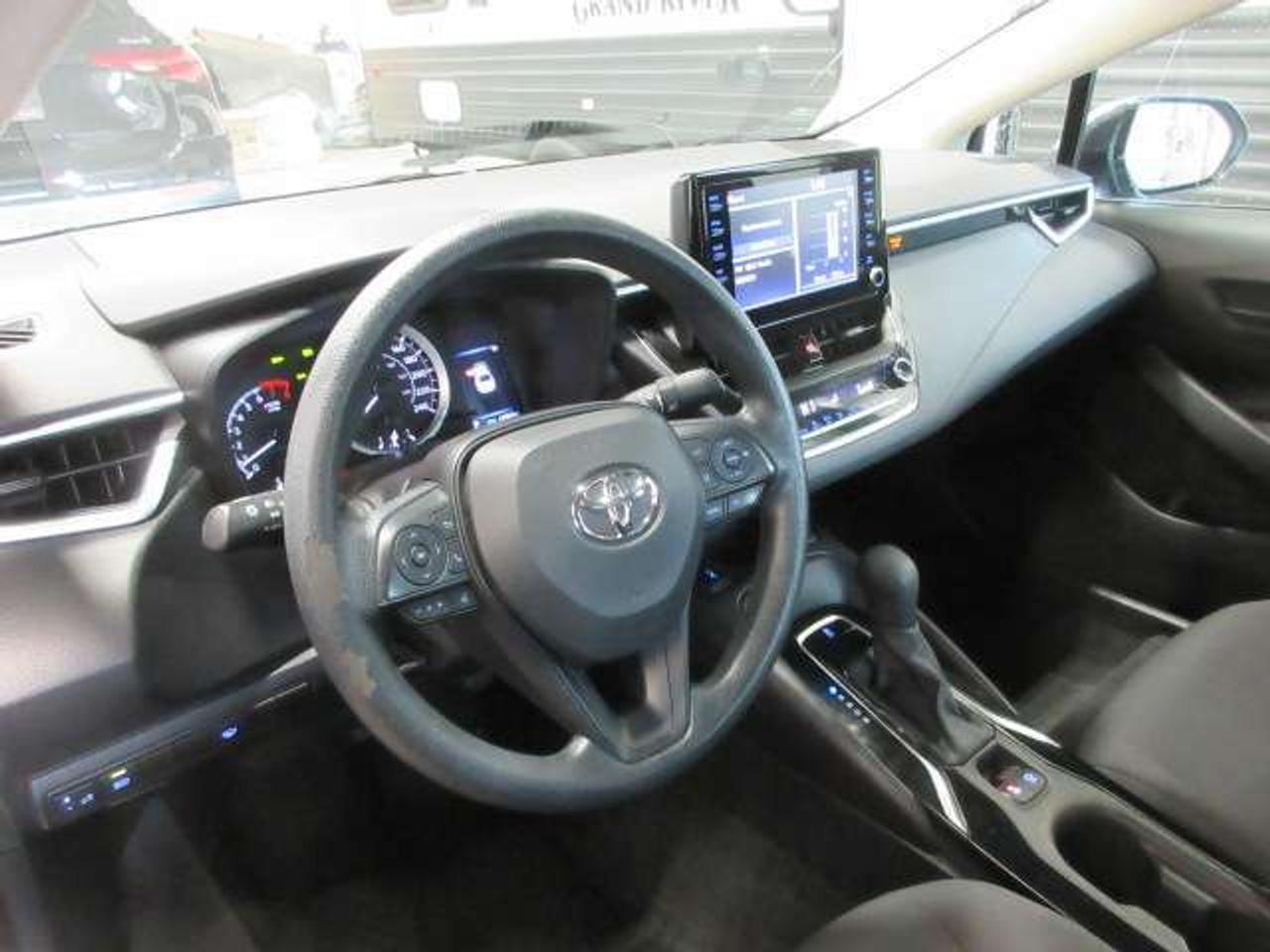 2022 Toyota Corolla LE, HTD. SEATS, A/C, BT, CAMERA, 63K! Photo