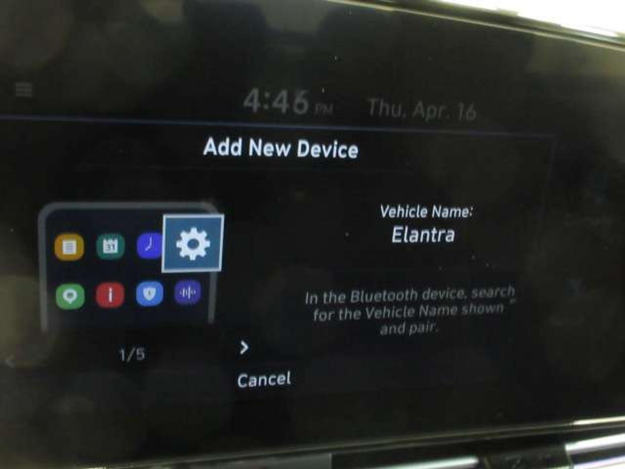 2025 Hyundai Elantra PREFERRED W/TECH, ROOF, NAV, APPLE/ANDROID, 28K! Photo