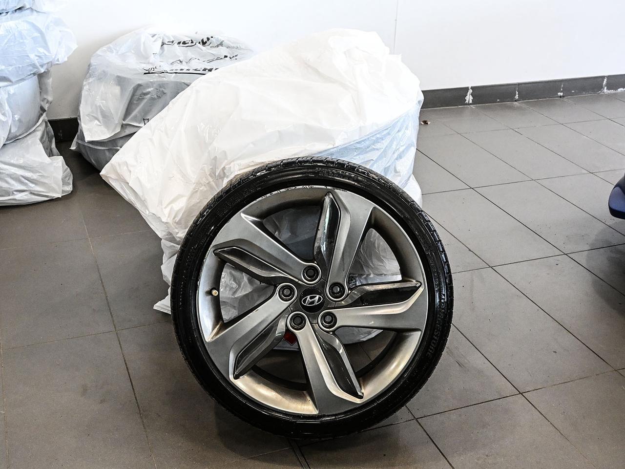 2013 Hyundai Veloster TURBO   CLEAN CARFAX   1OWNER   LEATHER  SOLD ASIS Photo