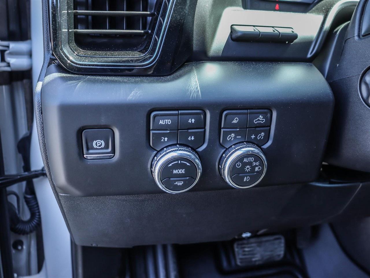 2026 GMC Sierra 1500 Crew Cab Short Box 4-Wheel Drive AT4 Photo
