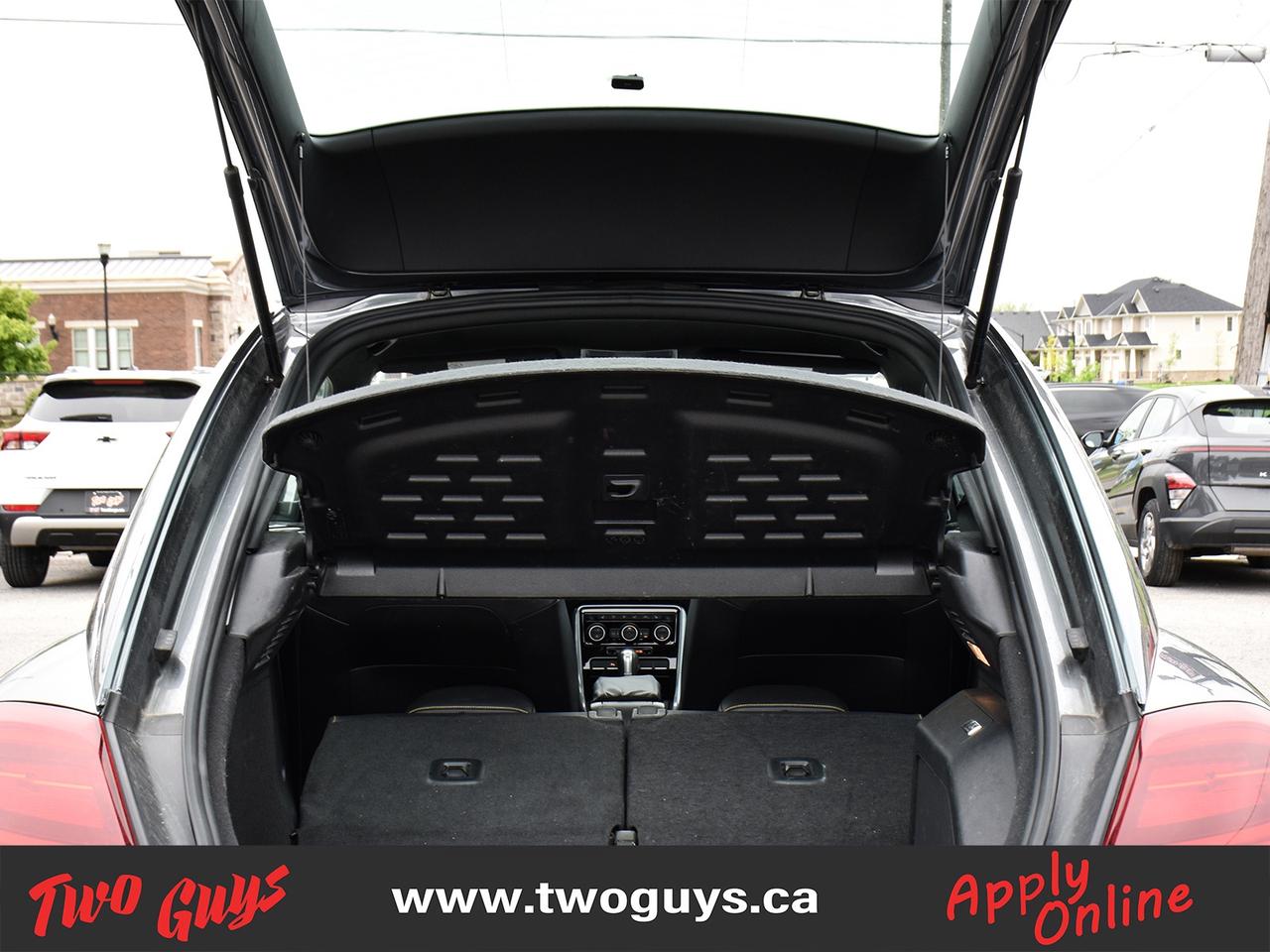 2018 Volkswagen Beetle Dune Auto Sunroof Back Up Camera Nav Photo