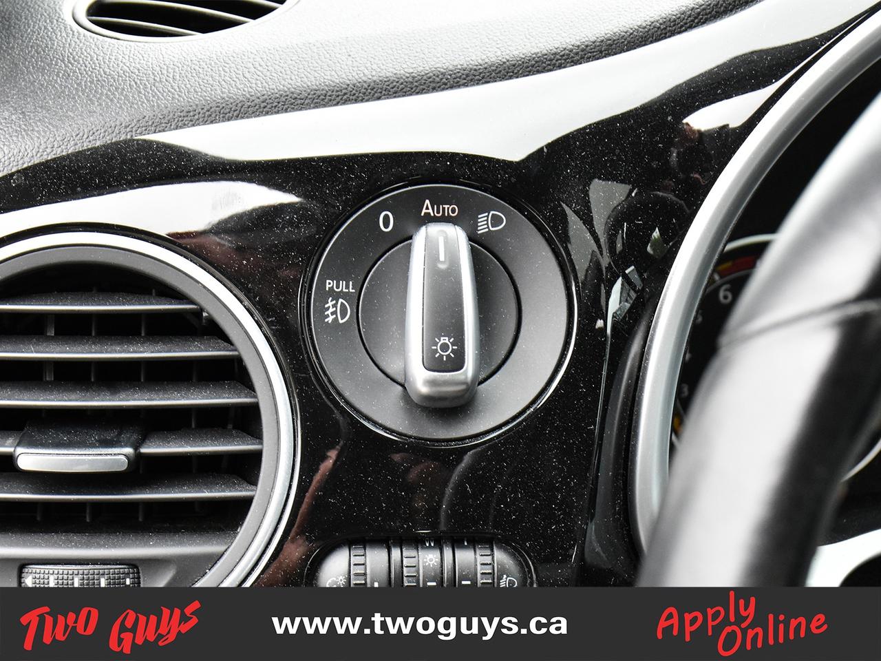 2018 Volkswagen Beetle Dune Auto Sunroof Back Up Camera Nav Photo