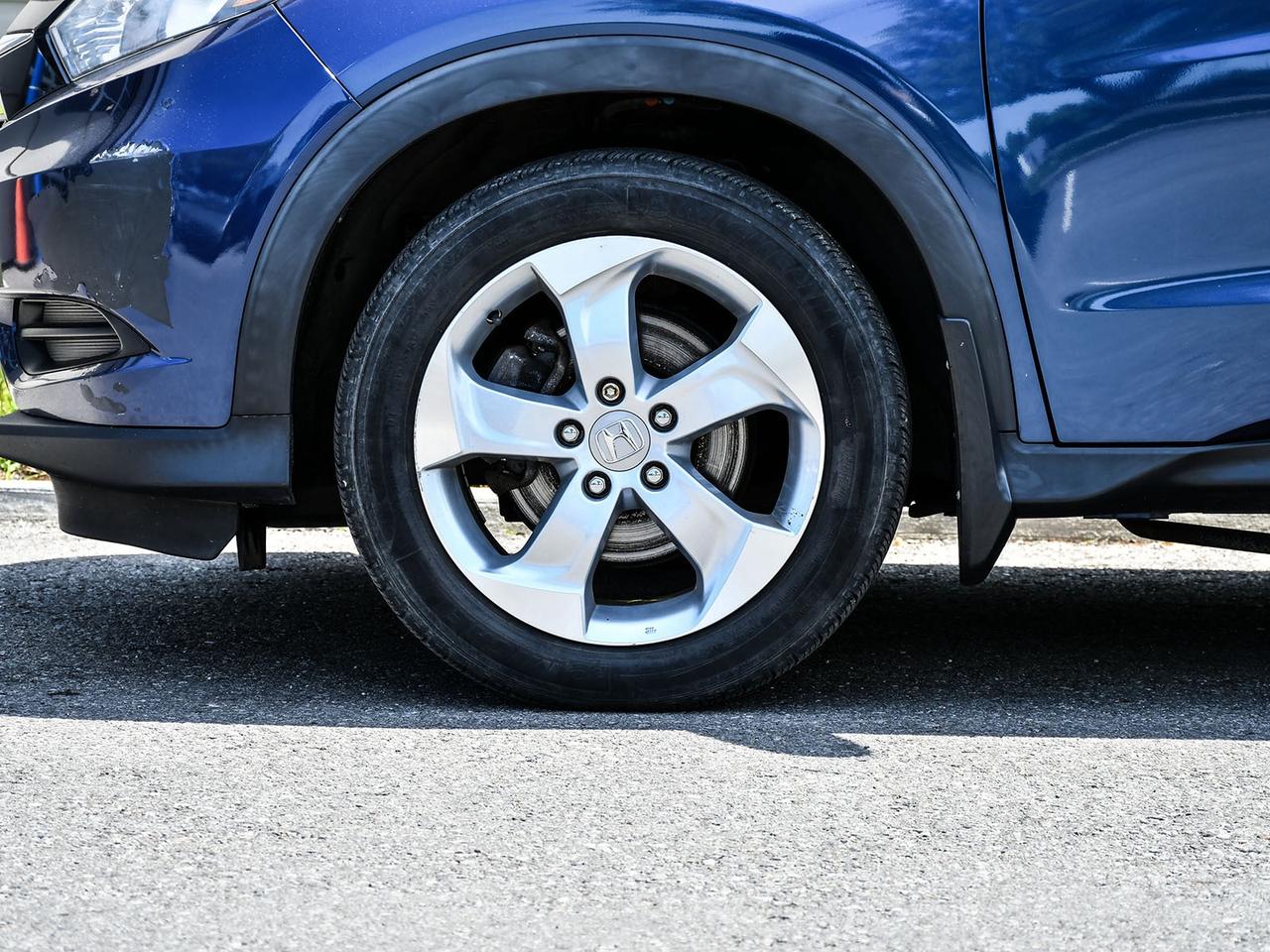 2016 Honda HR-V 4WD   2 SETS RIMS/TIRES   CERTIFIED   1 OWNER  CAM Photo