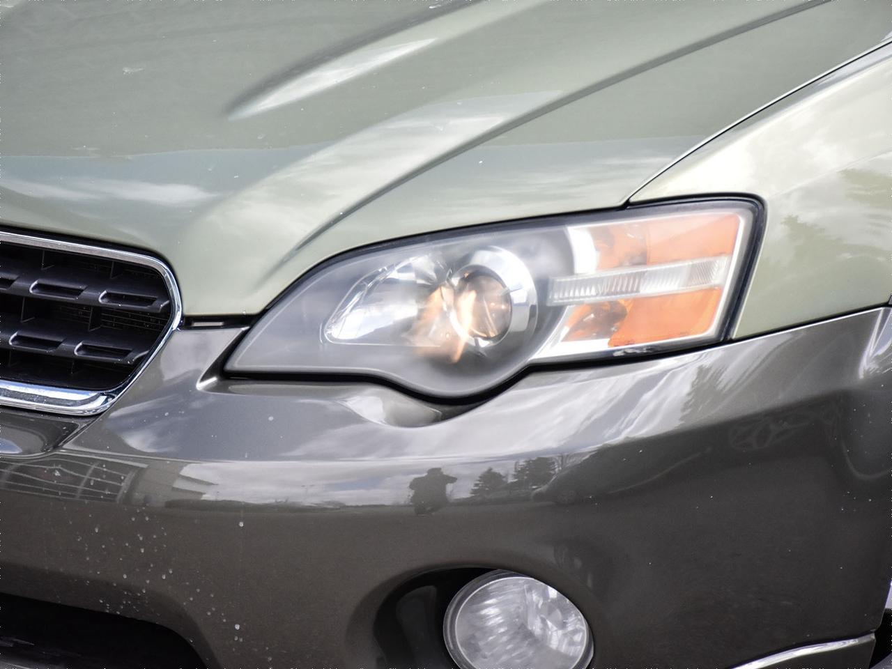 2005 Subaru Outback 2.5i LIMITED   SOLD ASIS   HEATED FRONT SEATS  AWD Photo3