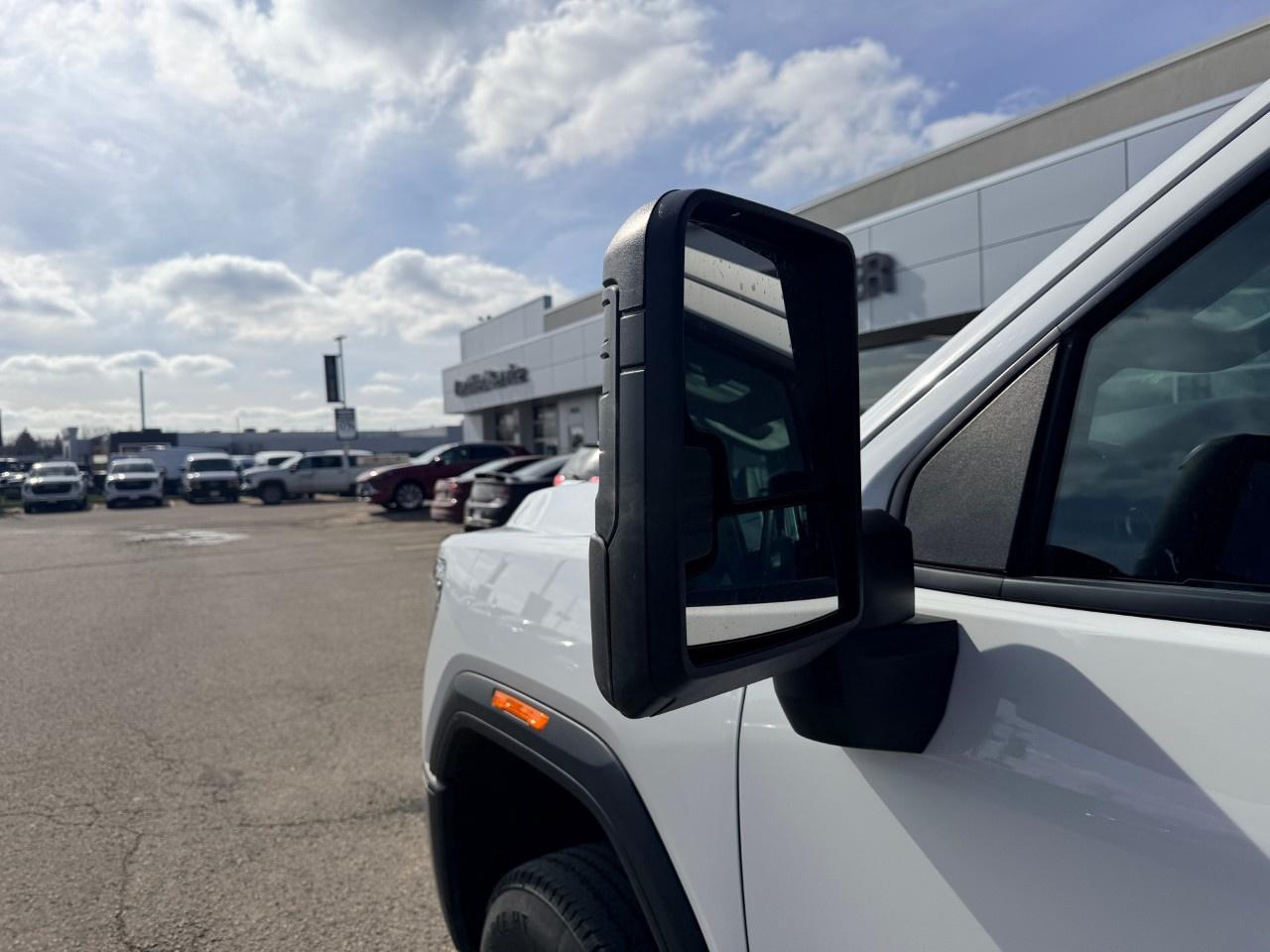 2024 GMC SIERRA 2500HD 4WD Crew Cab Standard Box Pro Photo4