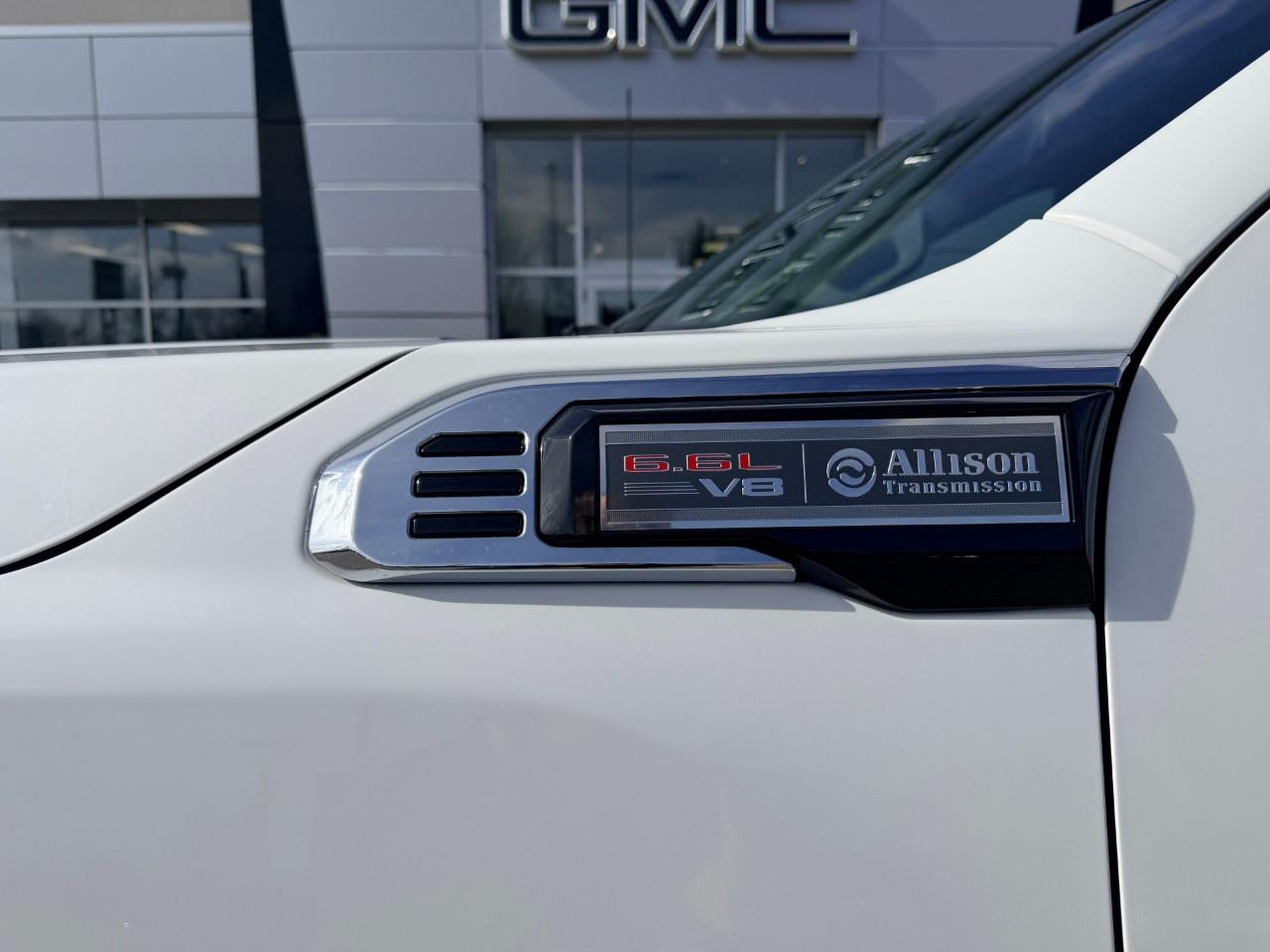 2024 GMC SIERRA 2500HD 4WD Crew Cab Standard Box Pro Photo2