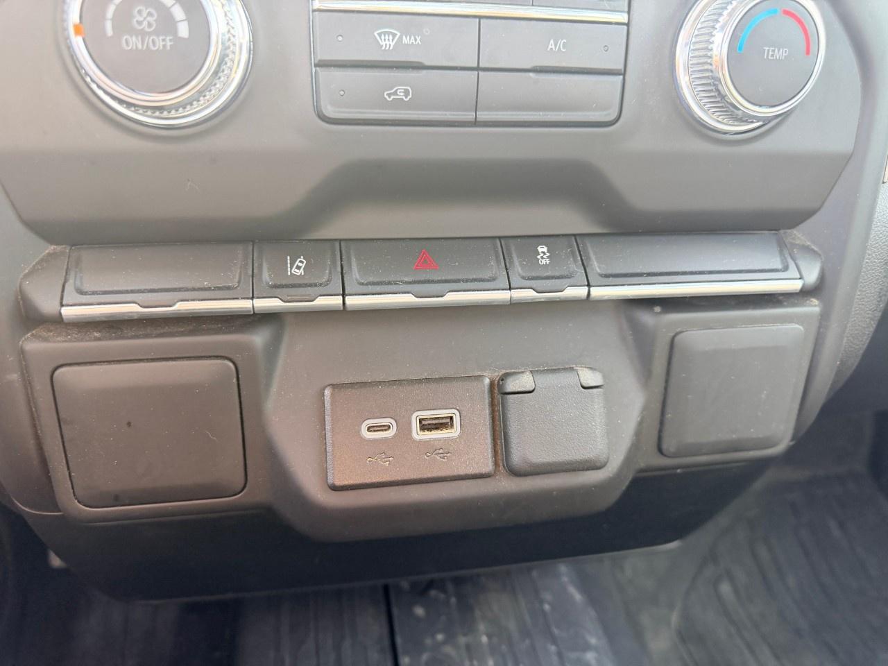 2024 GMC SIERRA 2500HD 4WD Crew Cab Standard Box Pro Photo