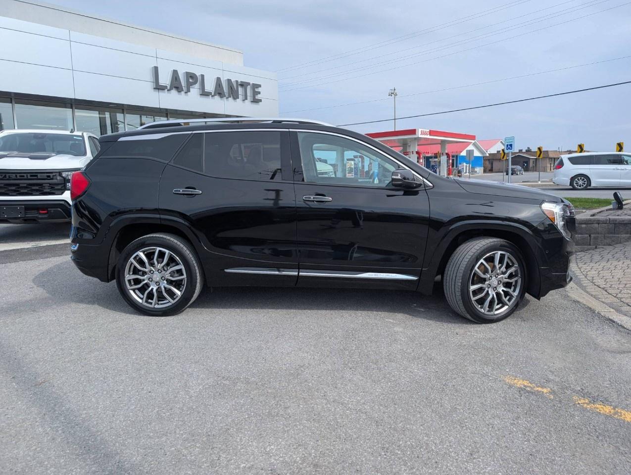 2022 GMC Terrain AWD Denali Photo