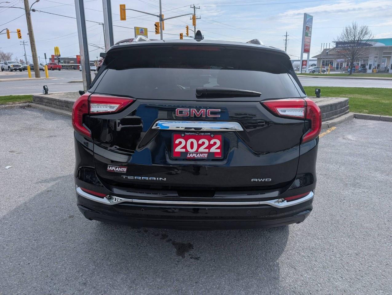 2022 GMC Terrain AWD Denali Photo4