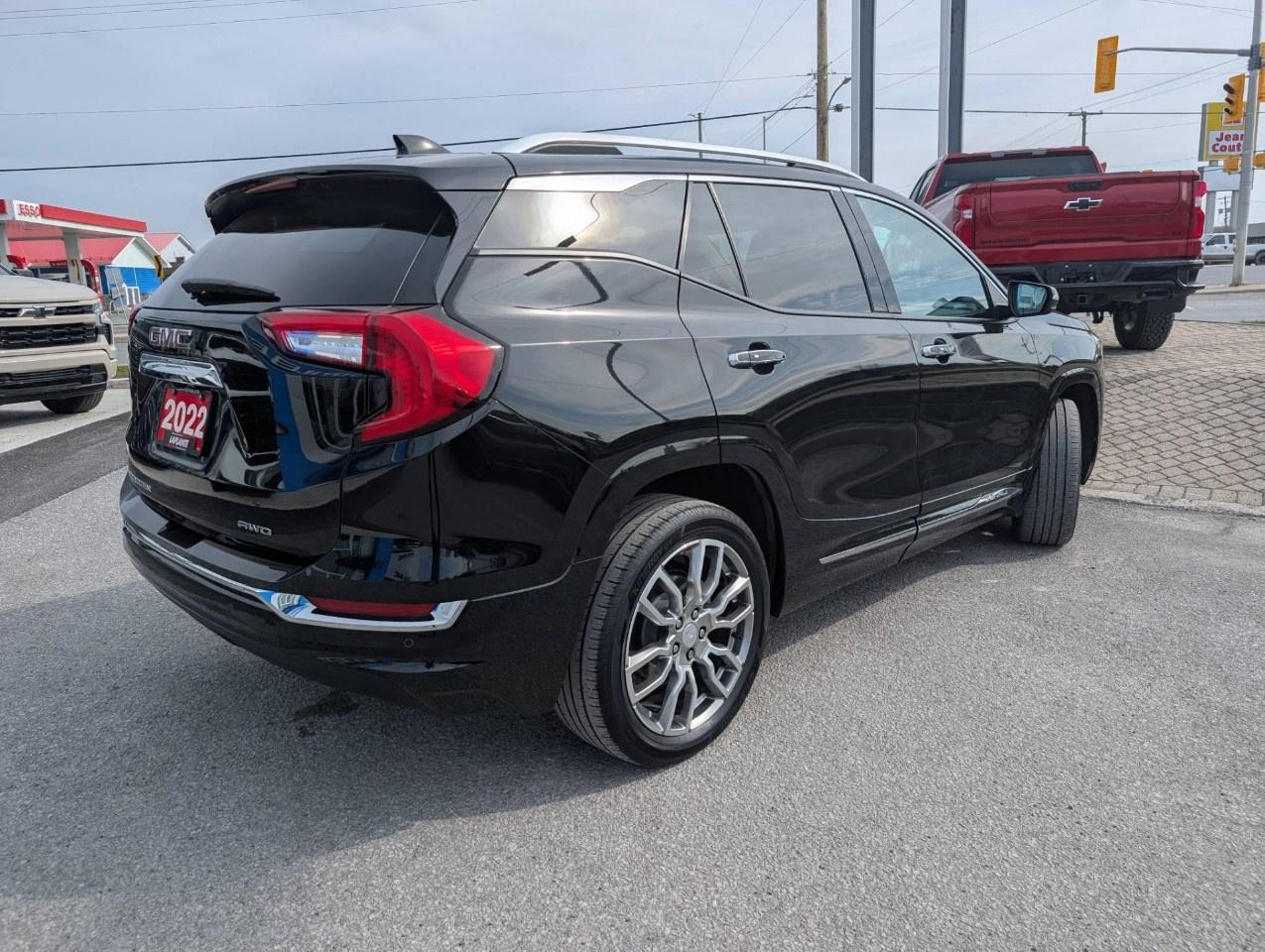 2022 GMC Terrain AWD Denali Photo