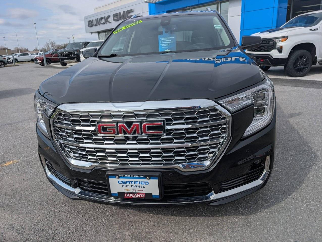 2022 GMC Terrain AWD Denali Photo