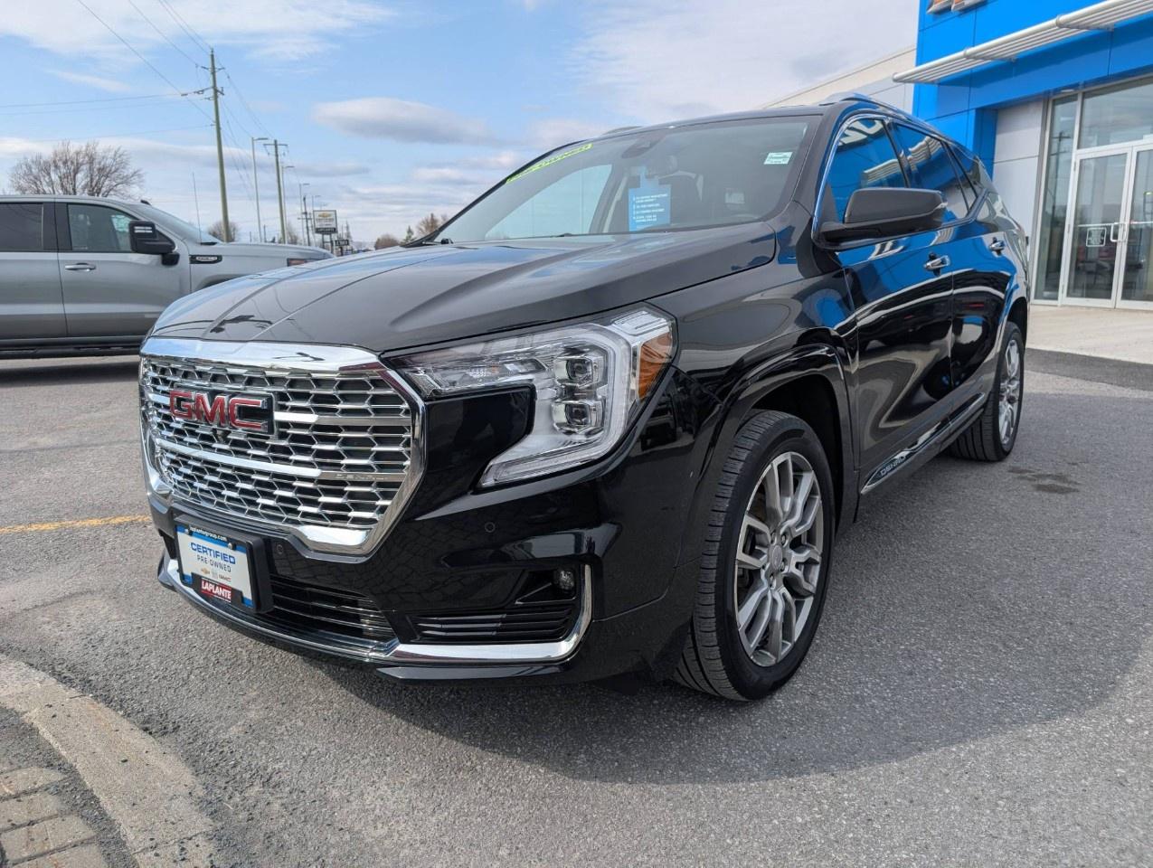 2022 GMC Terrain AWD Denali Photo