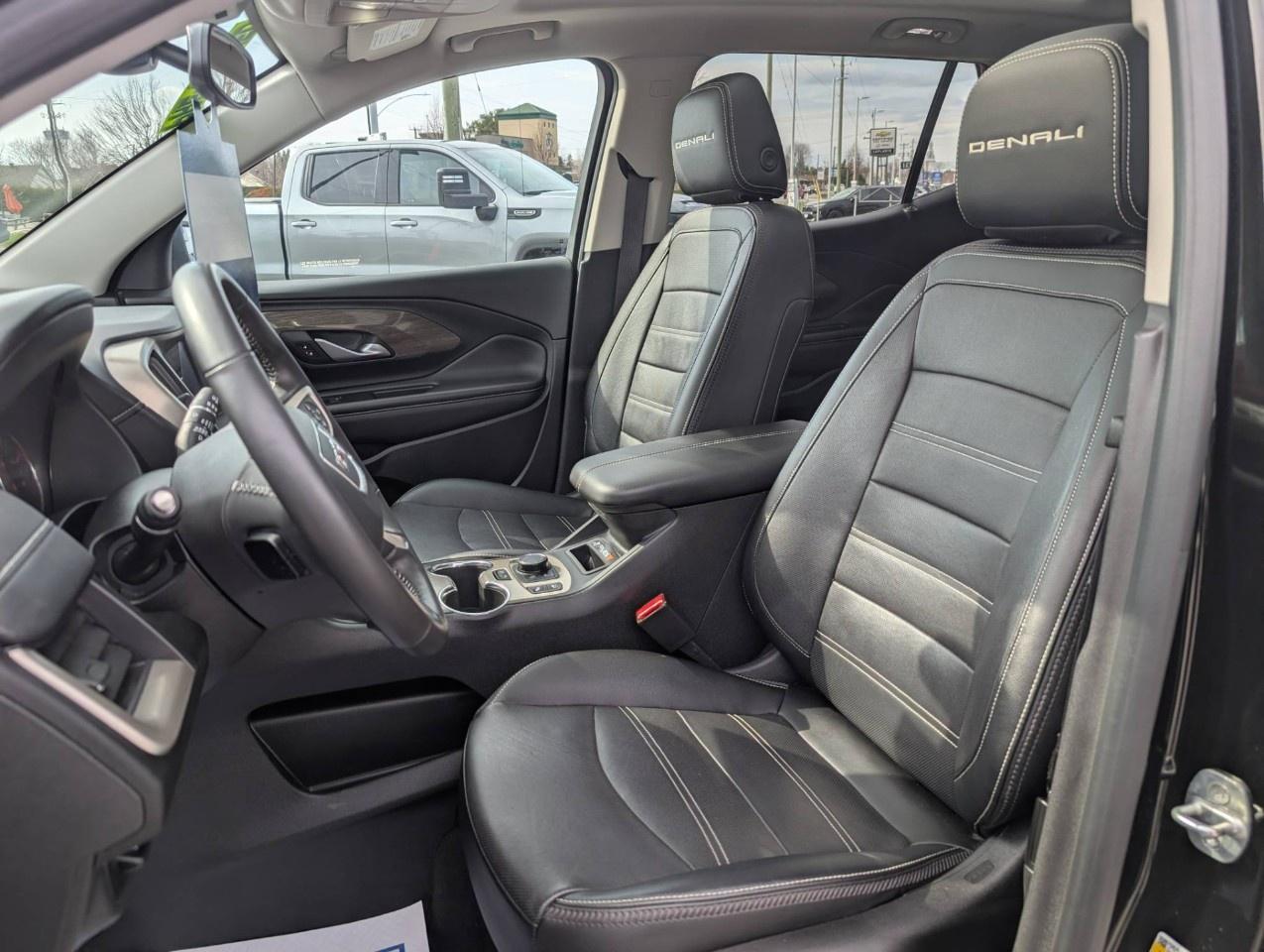 2022 GMC Terrain AWD Denali Photo