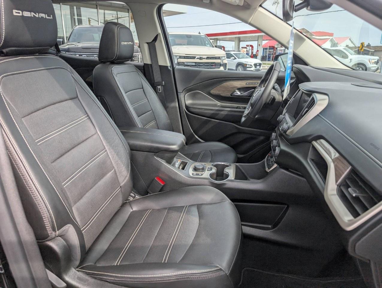 2022 GMC Terrain AWD Denali Photo