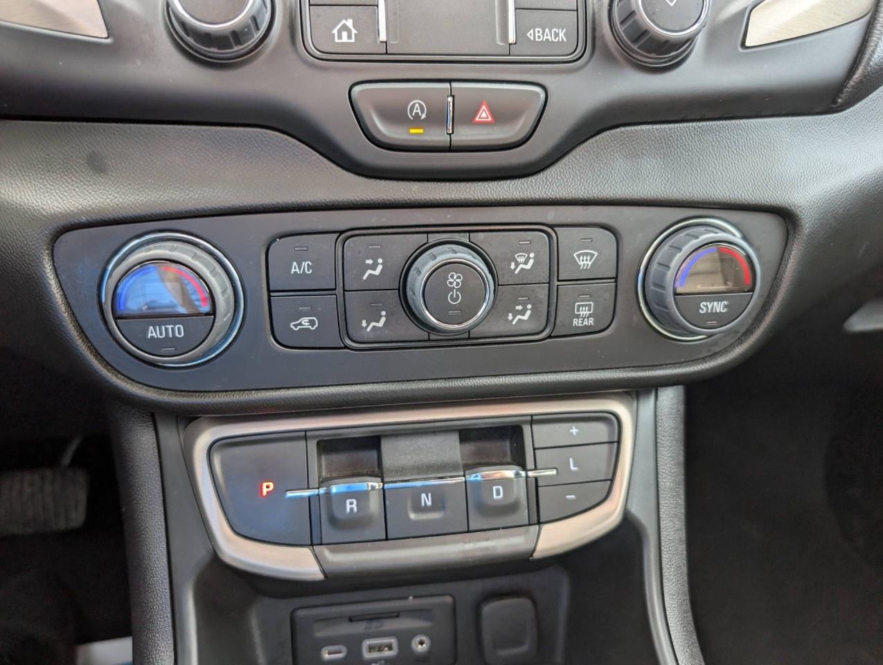2022 GMC Terrain AWD Denali Photo