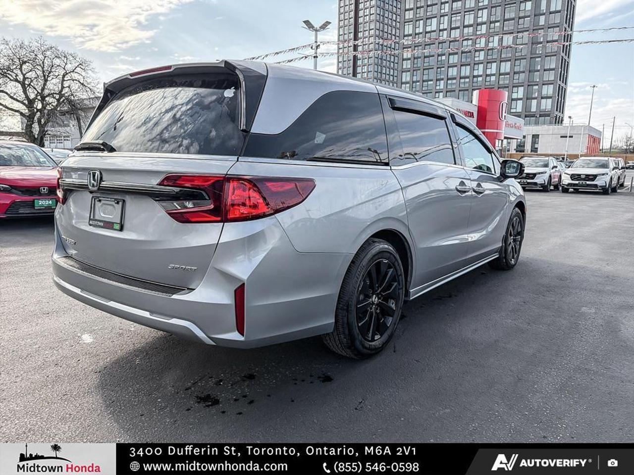 2025 Honda Odyssey GENTLY DRIVEN I MOONROOF I LANE ASSIST Photo
