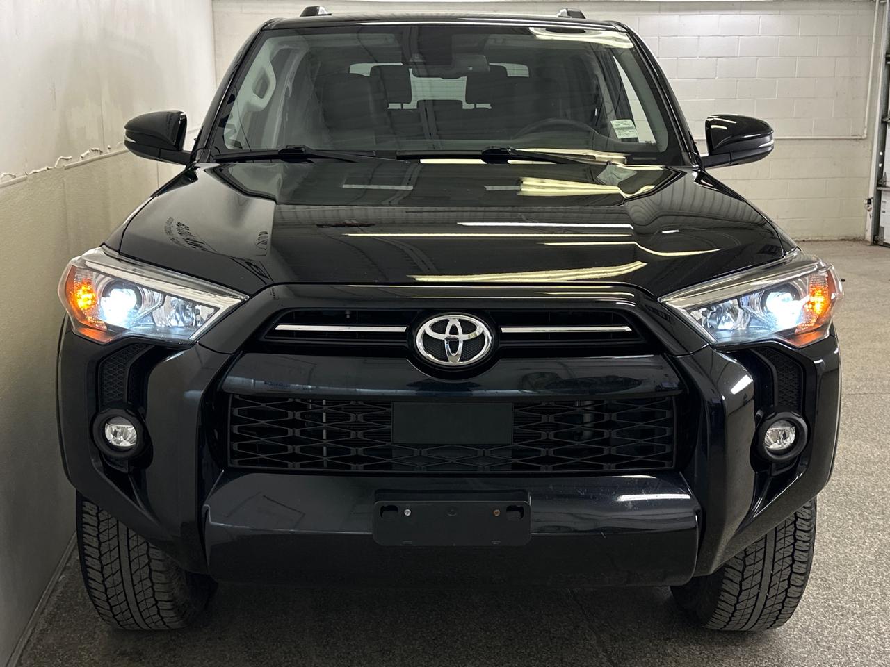2022 Toyota 4Runner Base 4dr 4x4 Photo