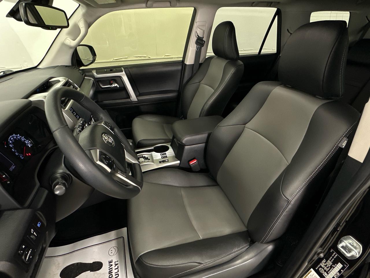 2022 Toyota 4Runner Base 4dr 4x4 Photo