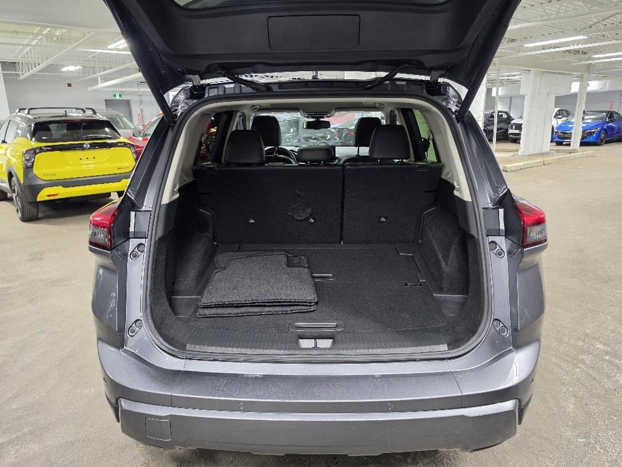2024 Nissan Rogue SL, PRO-PILOT, LEATHER, GOOGLE MAPS, NEW TIRES Photo