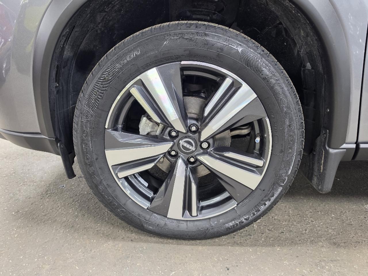 2024 Nissan Rogue SL, PRO-PILOT, LEATHER, GOOGLE MAPS, NEW TIRES Photo