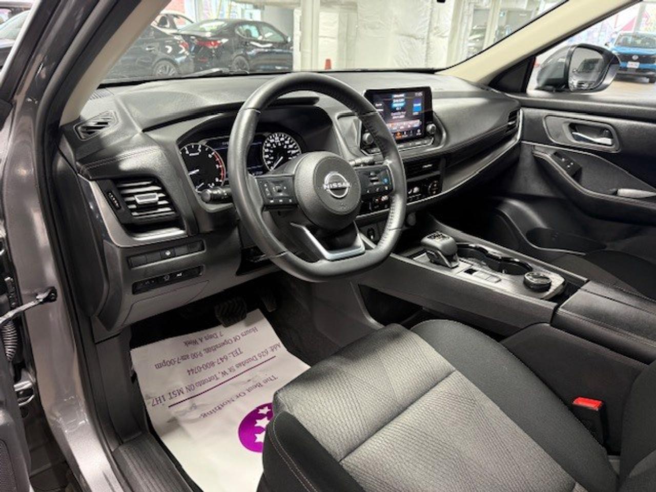 2024 Nissan Rogue SV AWD, MOONROOF, APPLE CARPLAY, PRO-PILOT, XM Photo