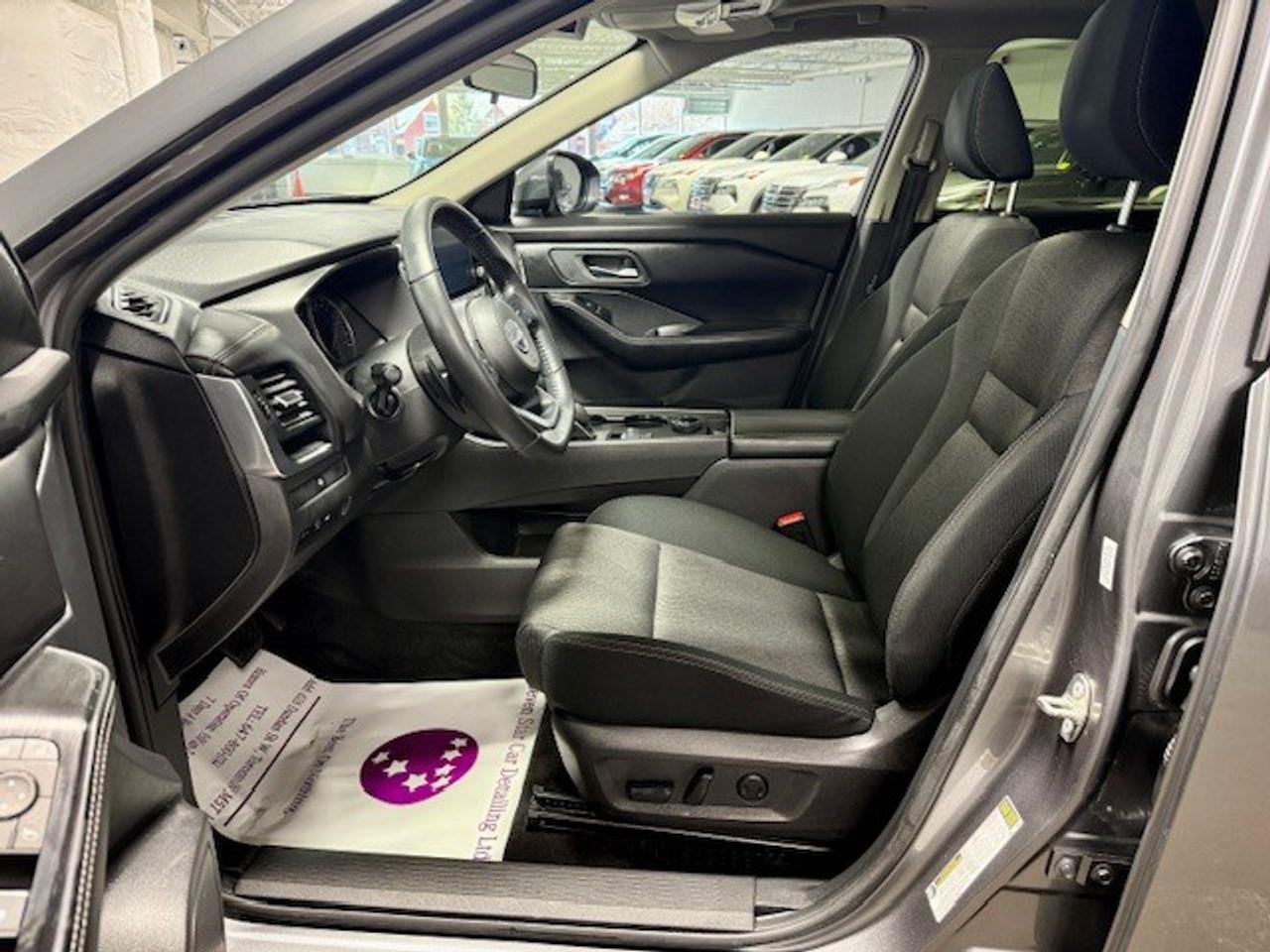 2024 Nissan Rogue SV AWD, MOONROOF, APPLE CARPLAY, PRO-PILOT, XM Photo