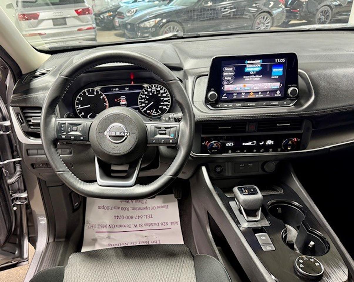 2024 Nissan Rogue SV AWD, MOONROOF, APPLE CARPLAY, PRO-PILOT, XM Photo