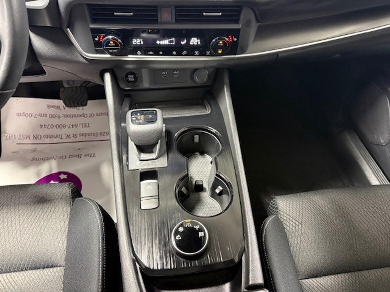 2024 Nissan Rogue SV AWD, MOONROOF, APPLE CARPLAY, PRO-PILOT, XM Photo