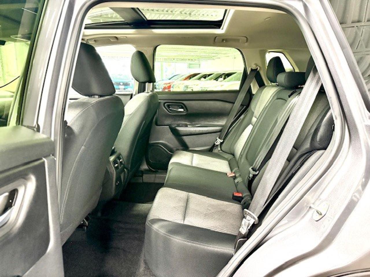 2024 Nissan Rogue SV AWD, MOONROOF, APPLE CARPLAY, PRO-PILOT, XM Photo