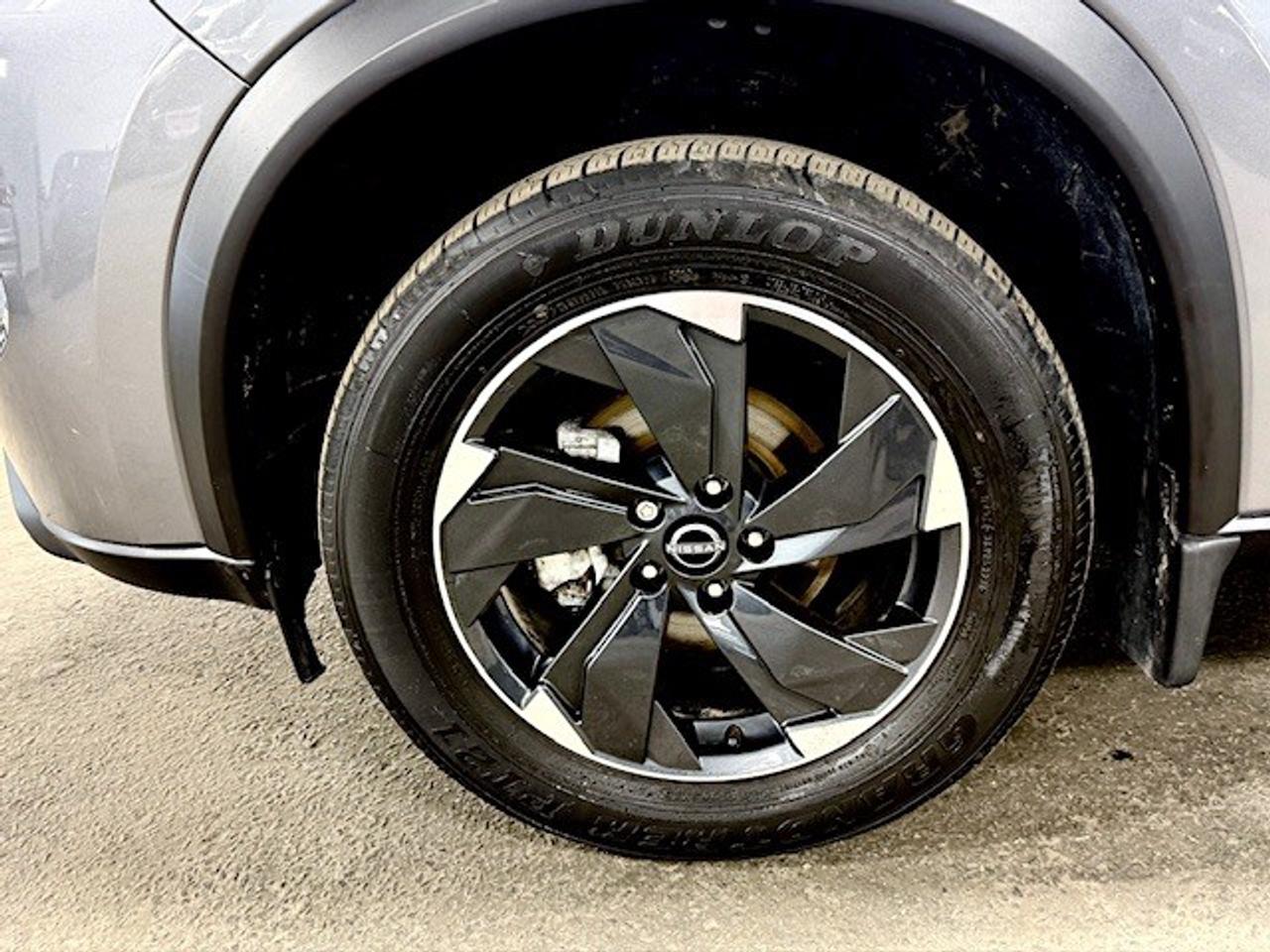 2024 Nissan Rogue SV AWD, MOONROOF, APPLE CARPLAY, PRO-PILOT, XM Photo