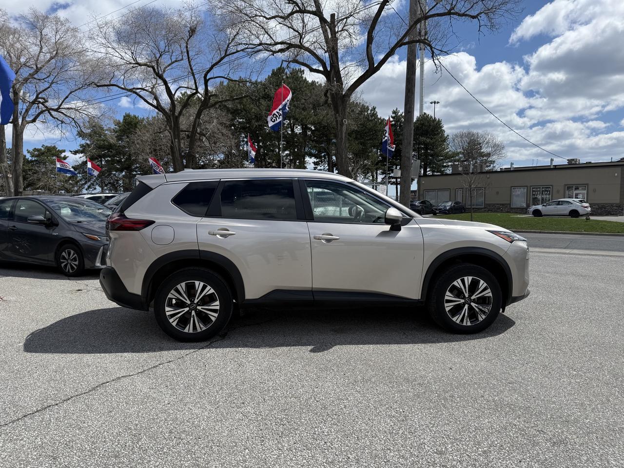 2023 Nissan Rogue SV l Nissan Warranty l AWD l Panoramic Roof l Photo