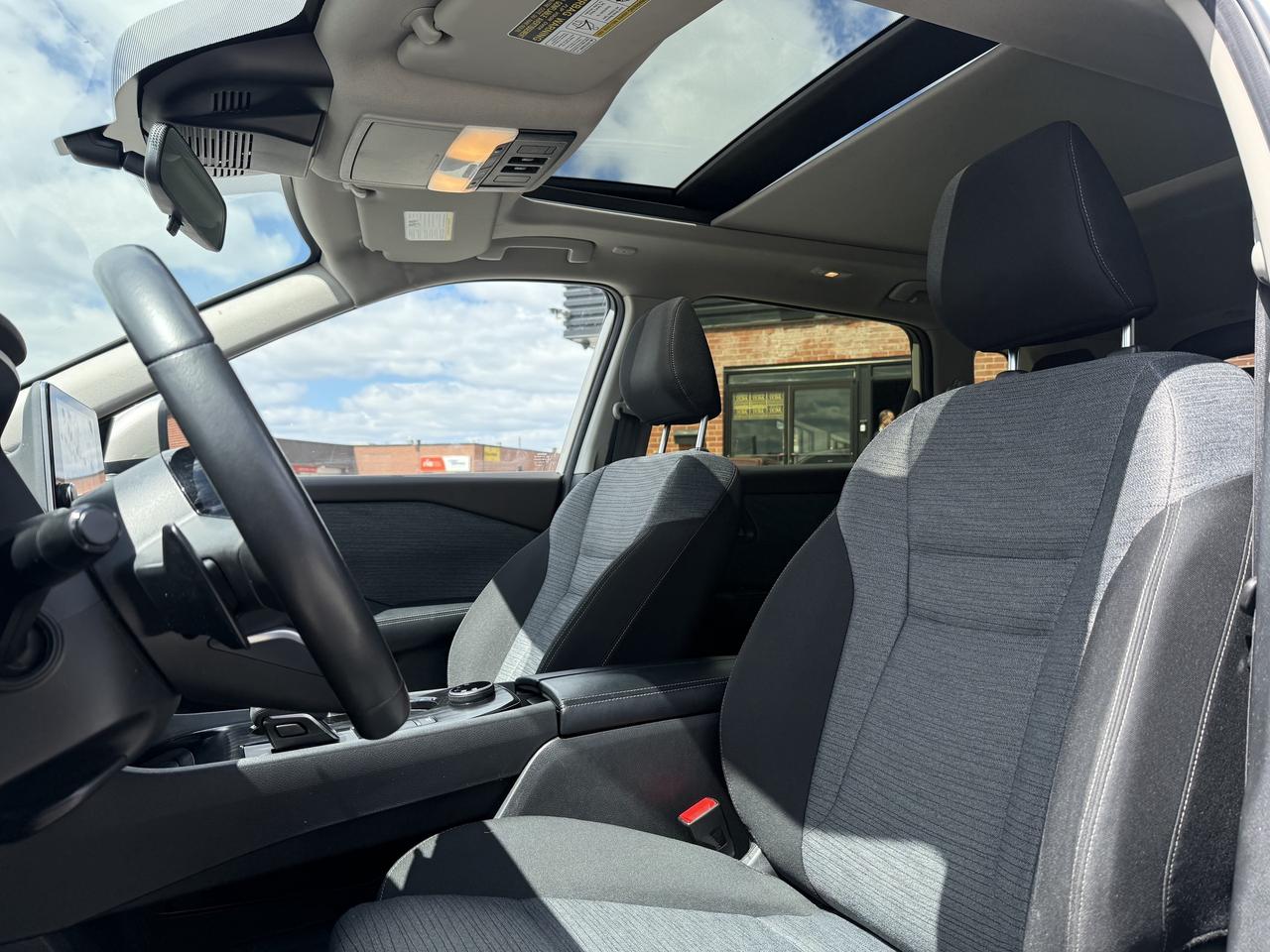 2023 Nissan Rogue SV l Nissan Warranty l AWD l Panoramic Roof l Photo