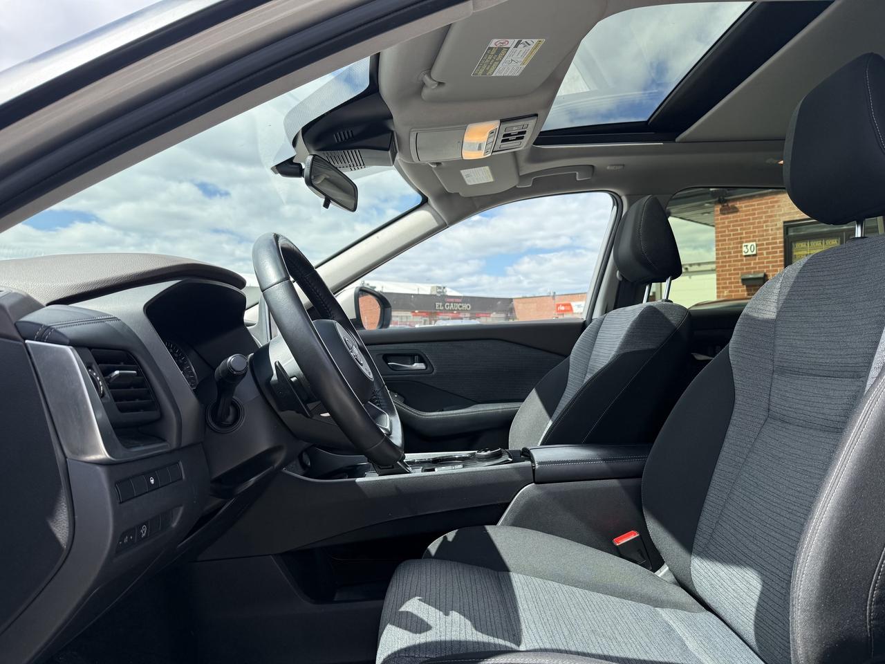 2023 Nissan Rogue SV l Nissan Warranty l AWD l Panoramic Roof l Photo