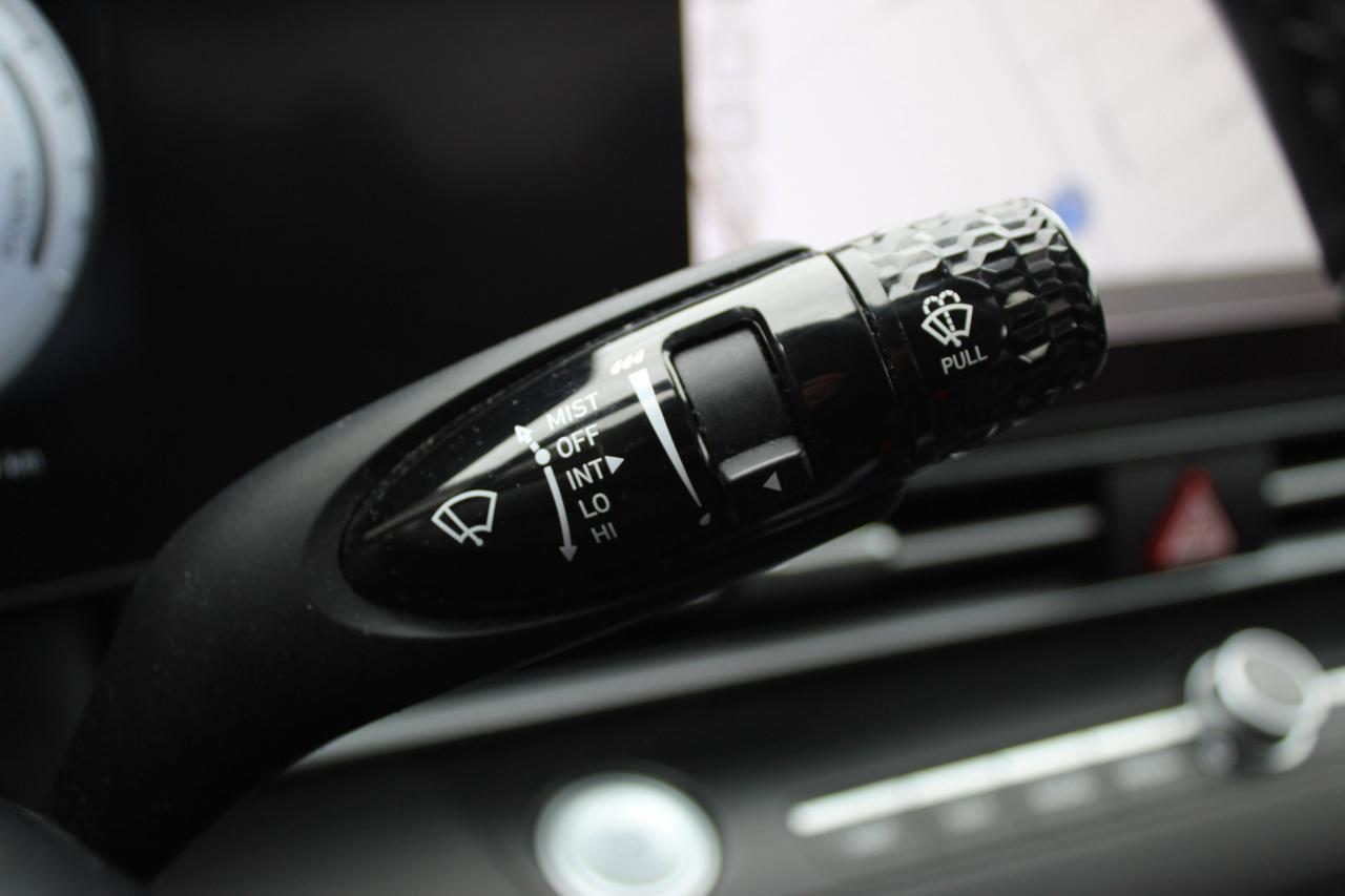 2023 Hyundai Elantra Hybrid Luxury Photo