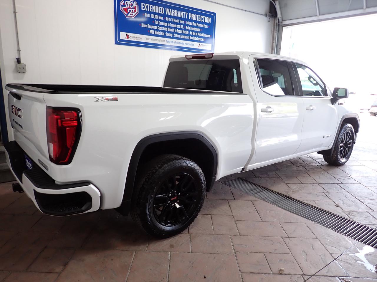 2025 GMC Sierra 1500 Elevation 4WD CREW CAB 6'4 BOX Photo