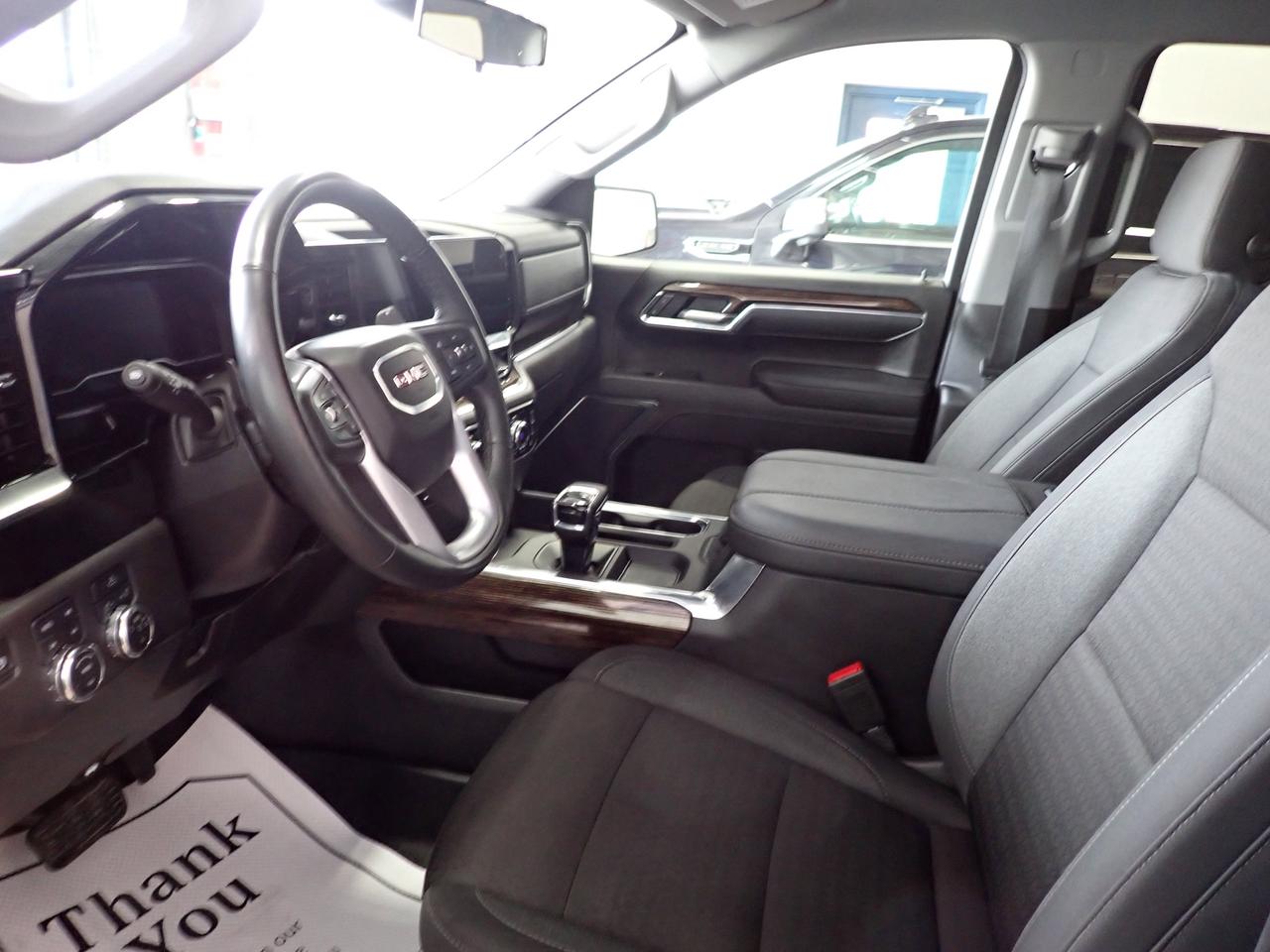 2025 GMC Sierra 1500 Elevation 4WD CREW CAB 6'4 BOX Photo