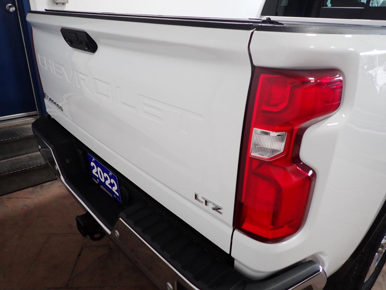2022 Chevrolet SILVERADO 2500HD LTZ 4WD CREW CAB  *DIESEL* LEATHER SUNROOF Photo