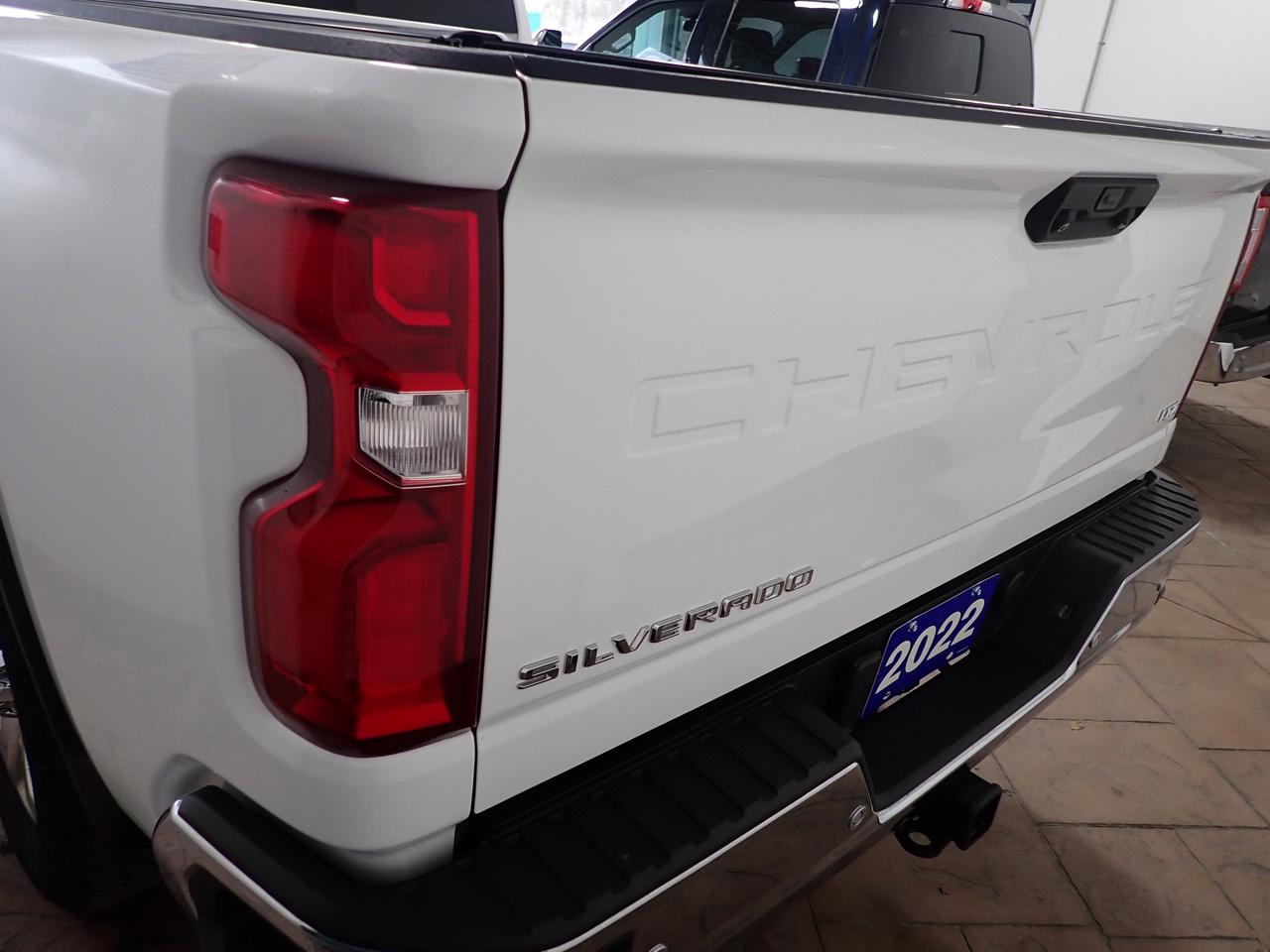 2022 Chevrolet SILVERADO 2500HD LTZ 4WD CREW CAB  *DIESEL* LEATHER SUNROOF Photo3