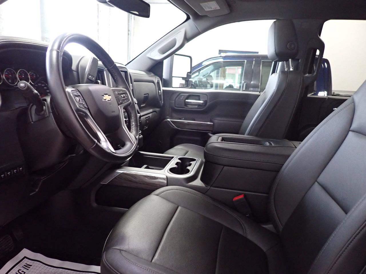 2022 Chevrolet SILVERADO 2500HD LTZ 4WD CREW CAB  *DIESEL* LEATHER SUNROOF Photo