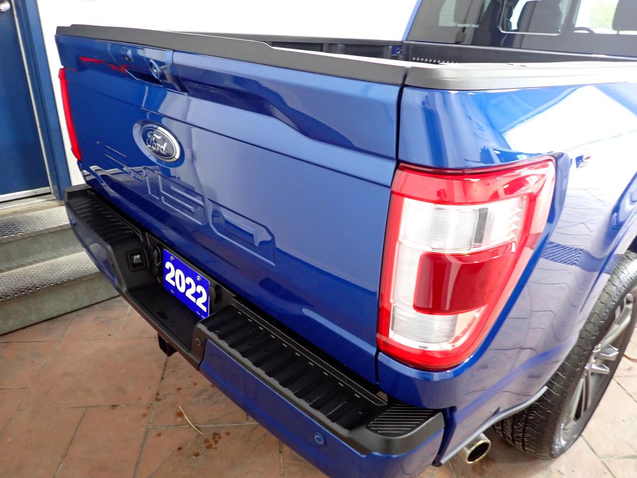 2022 Ford F-150 LARIAT SUPERCREW 6'5 BOX 4WD LEATHER NAVI SUNROOF Photo2